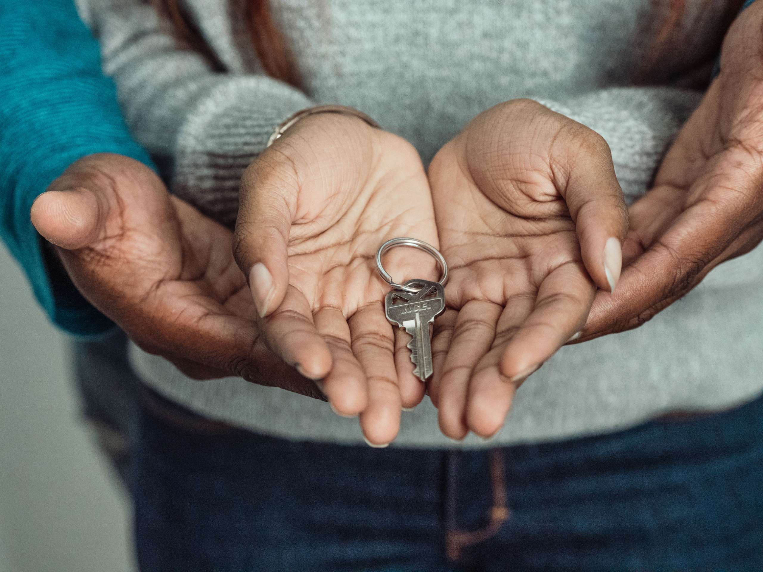 KEYS IN HANDS