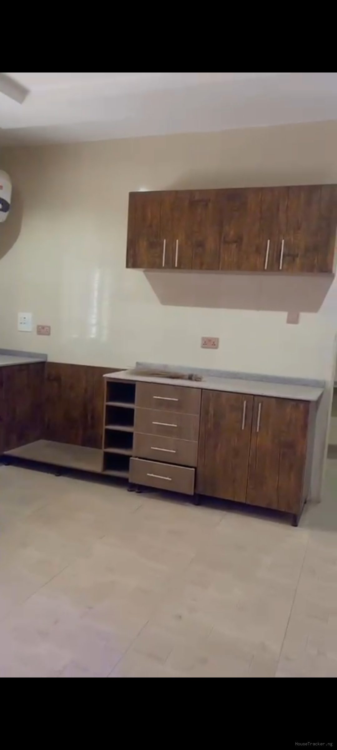 3 bedroom service apartment